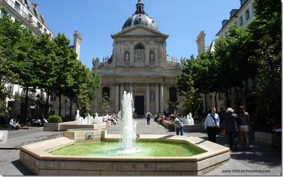 Appartement Petite Maison Avec Cour Dans Les Beaux Quartiers-Vous Faites Le Menage- Very Good Prices For T-H-E Location But You Have To Clea-N Th-E Flat à Paris Extérieur photo