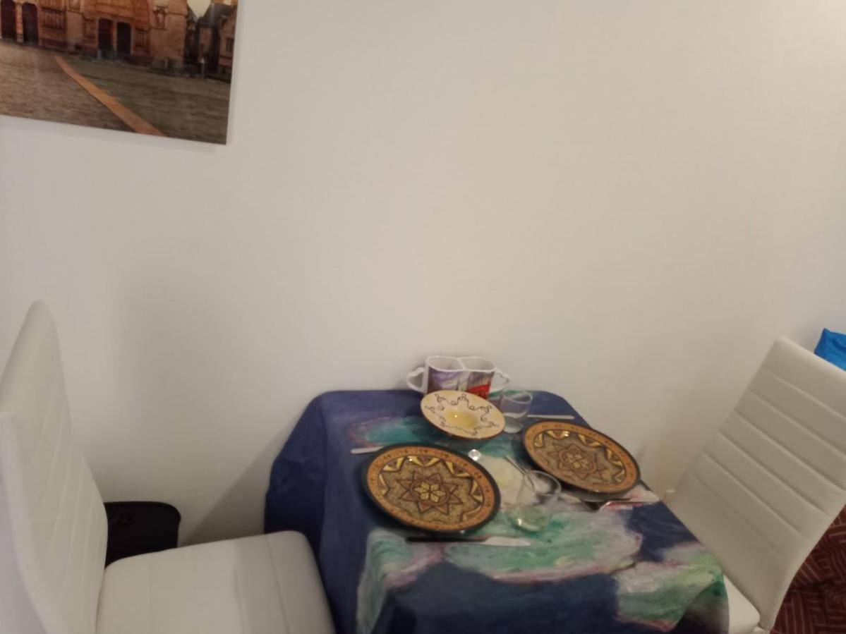 Appartement Petite Maison Avec Cour Dans Les Beaux Quartiers-Vous Faites Le Menage- Very Good Prices For T-H-E Location But You Have To Clea-N Th-E Flat à Paris Extérieur photo