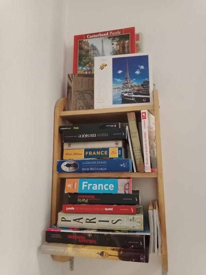 Appartement Petite Maison Avec Cour Dans Les Beaux Quartiers-Vous Faites Le Menage- Very Good Prices For T-H-E Location But You Have To Clea-N Th-E Flat à Paris Extérieur photo